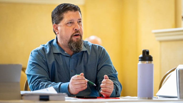 Ashland electric utilities department head Tom McBartlett talks to the City Council at a meeting in April. McBartlett said power outages earlier this summer were due to safety settings aimed at preventing fires on equipment owned by Pacific Power. Ashland.news photo by Bob Palermini