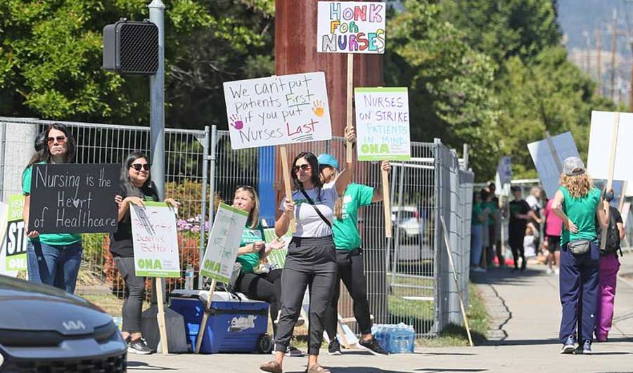 Hundreds gather outside Providence Medford on first day of nurses strike – Ashland News