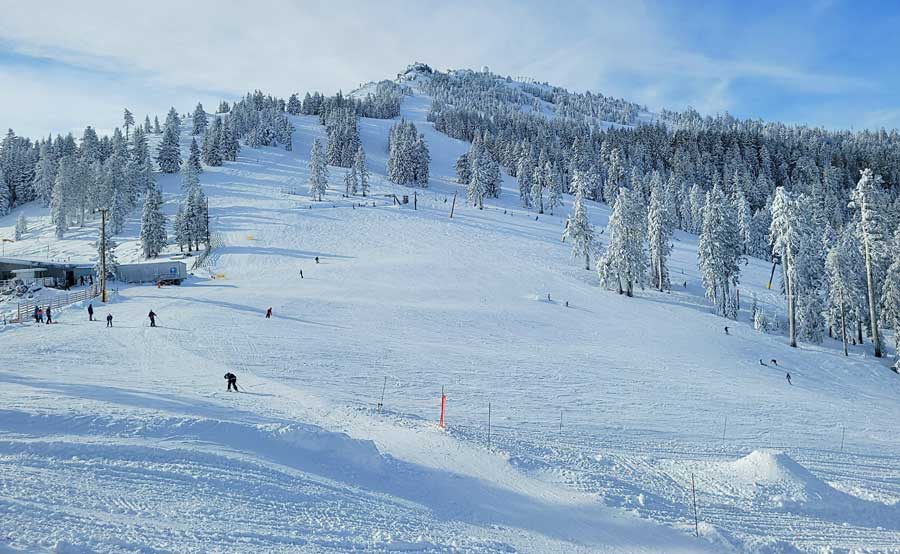 Mt. Ashland's new ski lift makes fast break out of the gate - Ashland News  - Community-Supported, NonProfit News